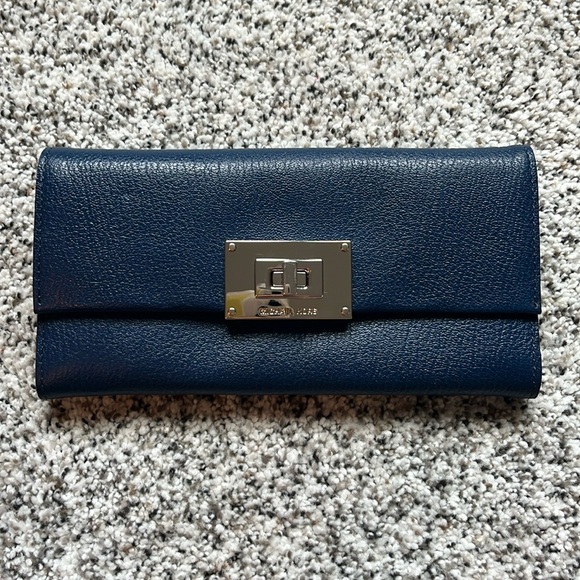 MICHAEL KORS WALLET - Picture 1 of 5